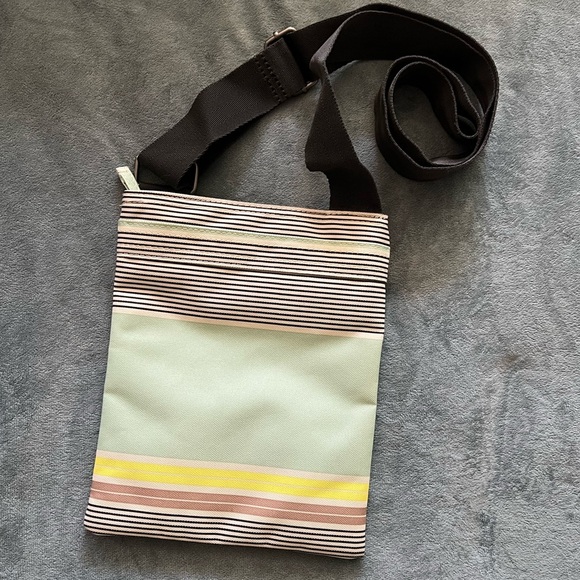 Dakine Crossbody Purse - Picture 3 of 7